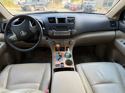 Used 2009 Toyota Highlander Limited AWD/4WD image 6