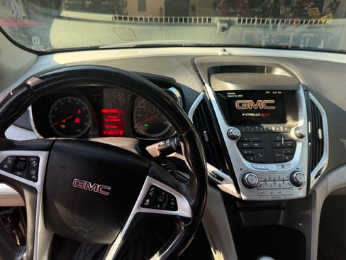 Used 2015 GMC Terrain SLT FWD image 17
