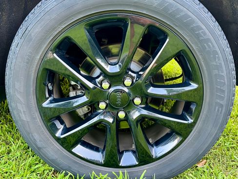 Used 2020 Jeep Grand Cherokee Altitude image 13