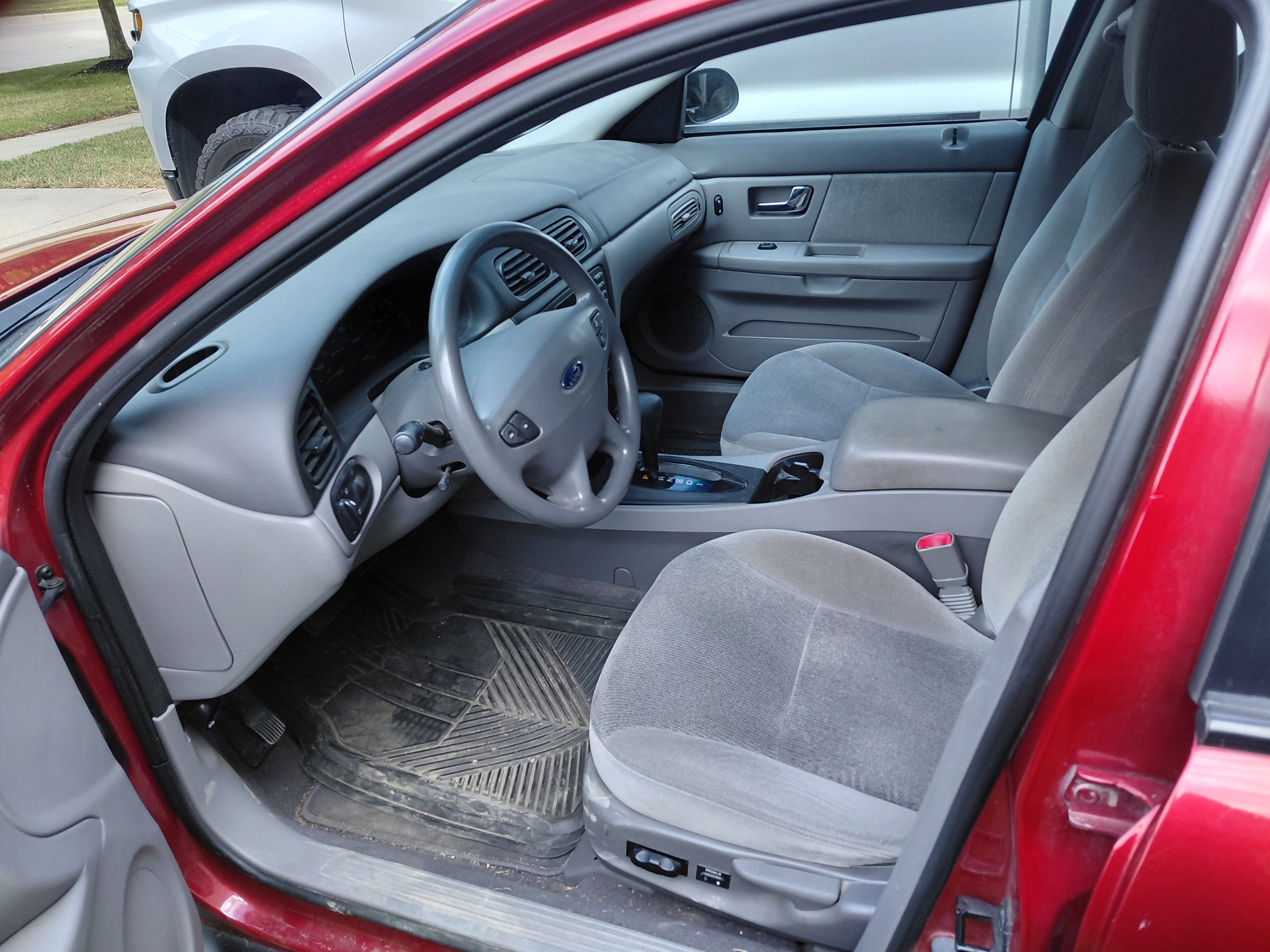 Used 2000 Ford Taurus SES FWD image 8
