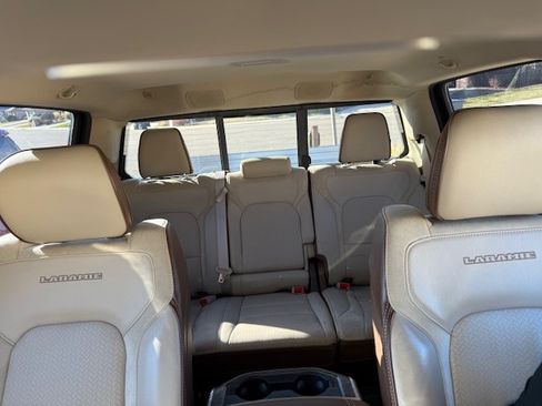 Used 2019 RAM 1500 Laramie image 9