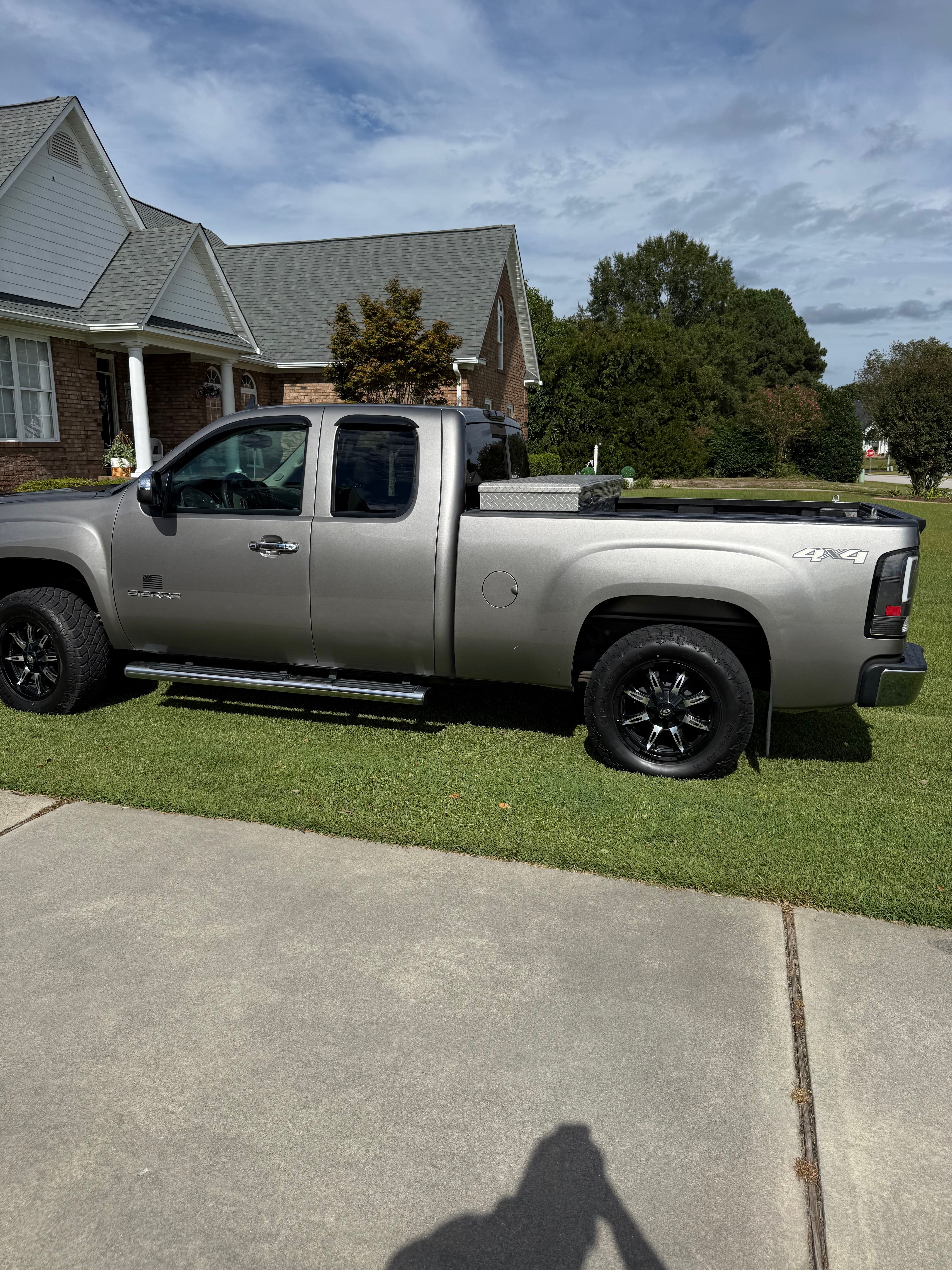 Used 2012 GMC Sierra 1500 SLE w/ Power Tech Package AWD/4WD image 11