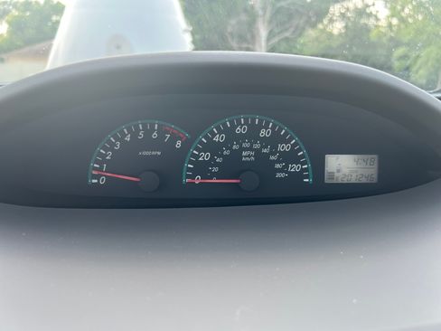 Used 2009 Toyota Yaris Sedan image 11