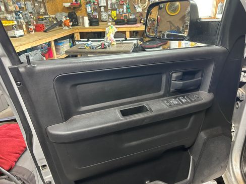 Used 2018 RAM 2500 Tradesman w/ Chrome Appearance Group image 15