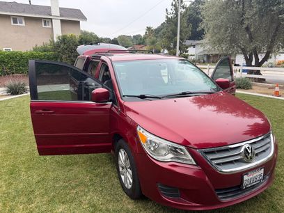 Used 2014 Volkswagen Routan SE