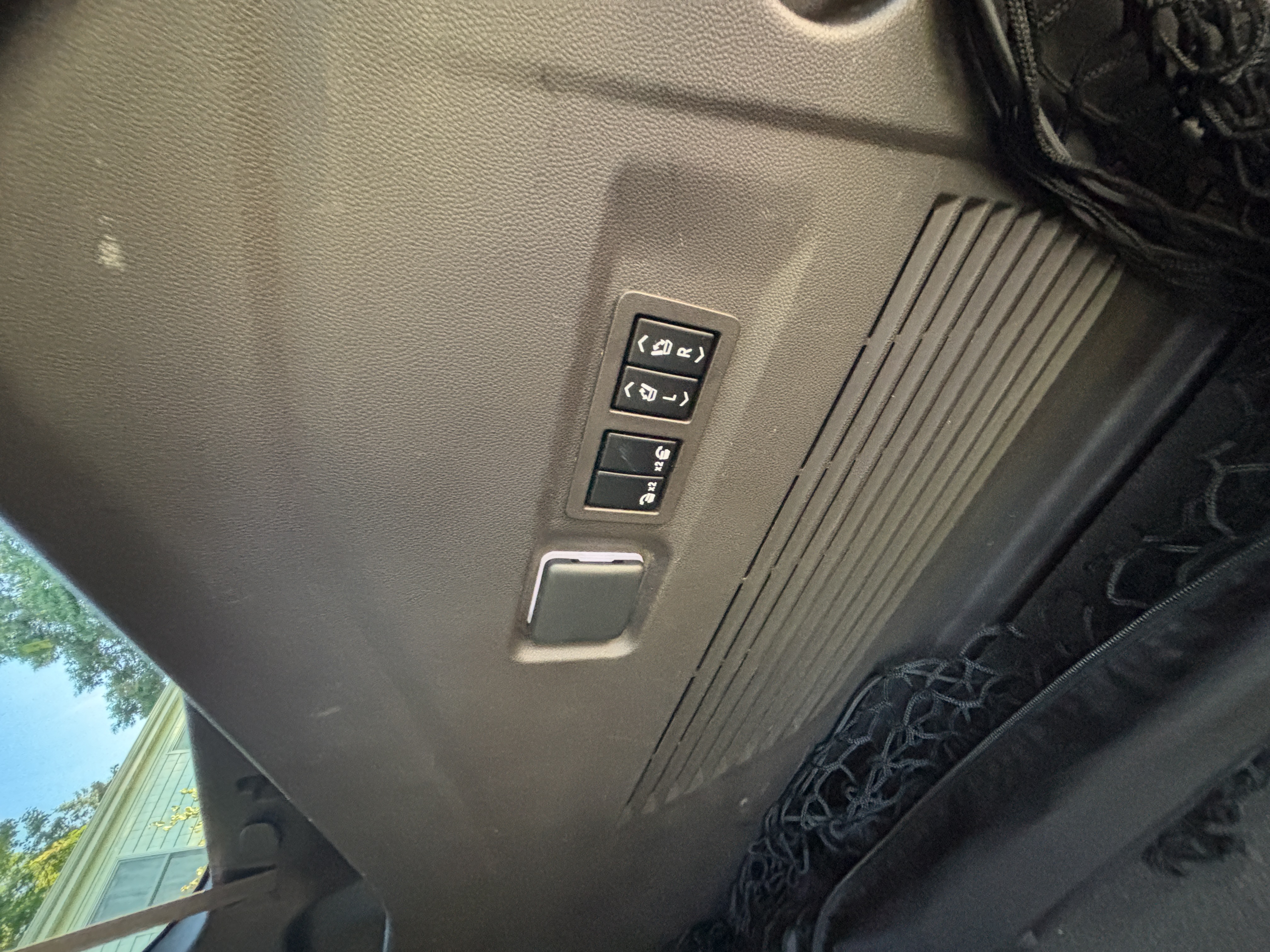 Used 2021 GMC Yukon XL Denali AWD/4WD image 13