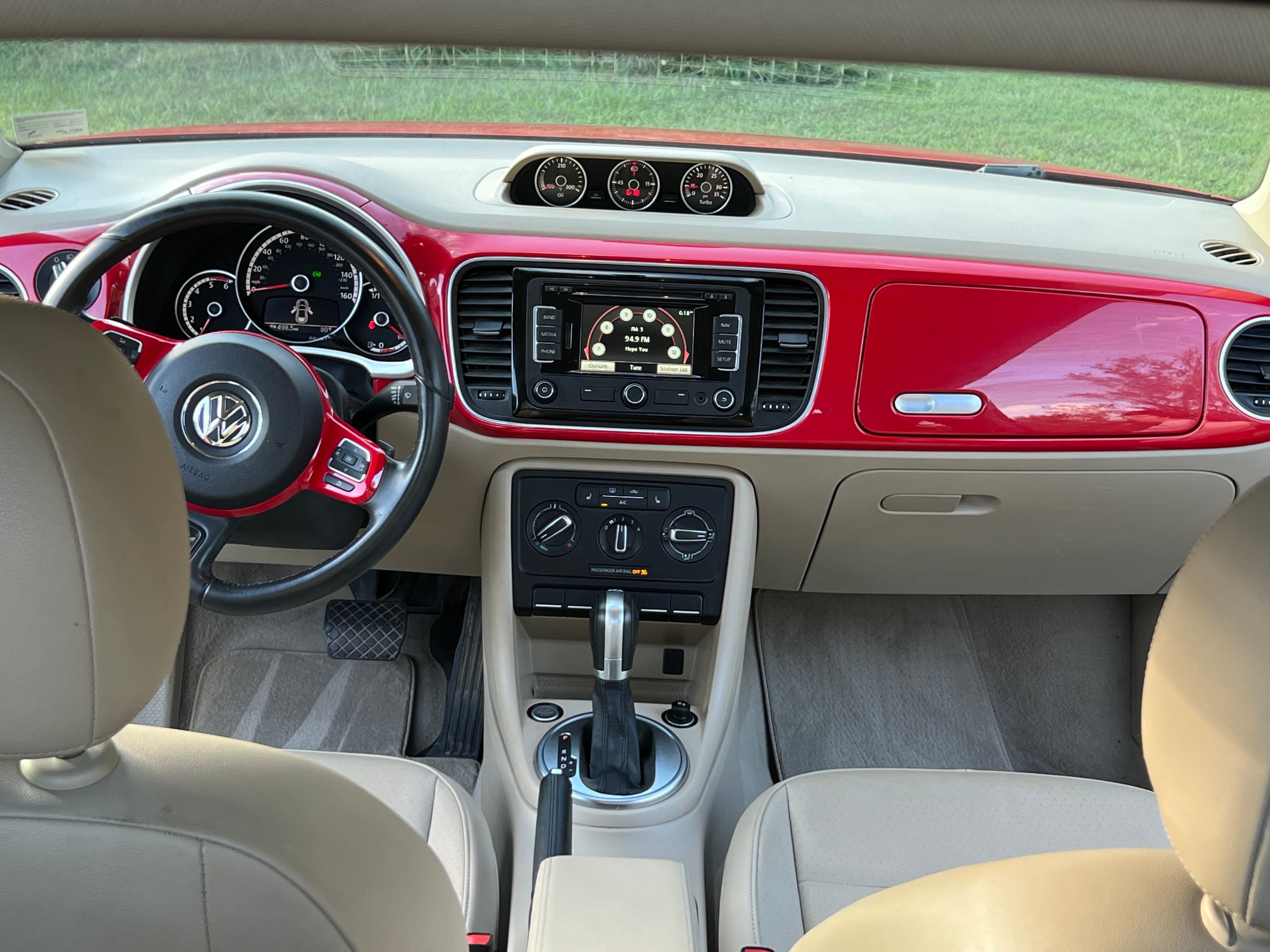 Used 2015 Volkswagen Beetle TDI FWD image 9