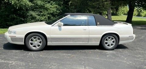 Used 2001 Cadillac Eldorado Touring FWD image 2