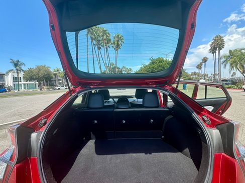 Used 2016 Toyota Prius Three Touring FWD image 13