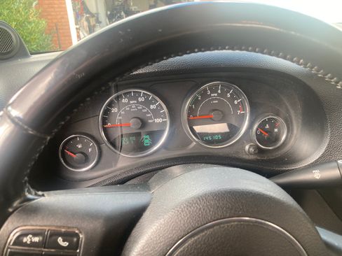 Used 2012 Jeep Wrangler Unlimited Sport w/ Connectivity Group image 10