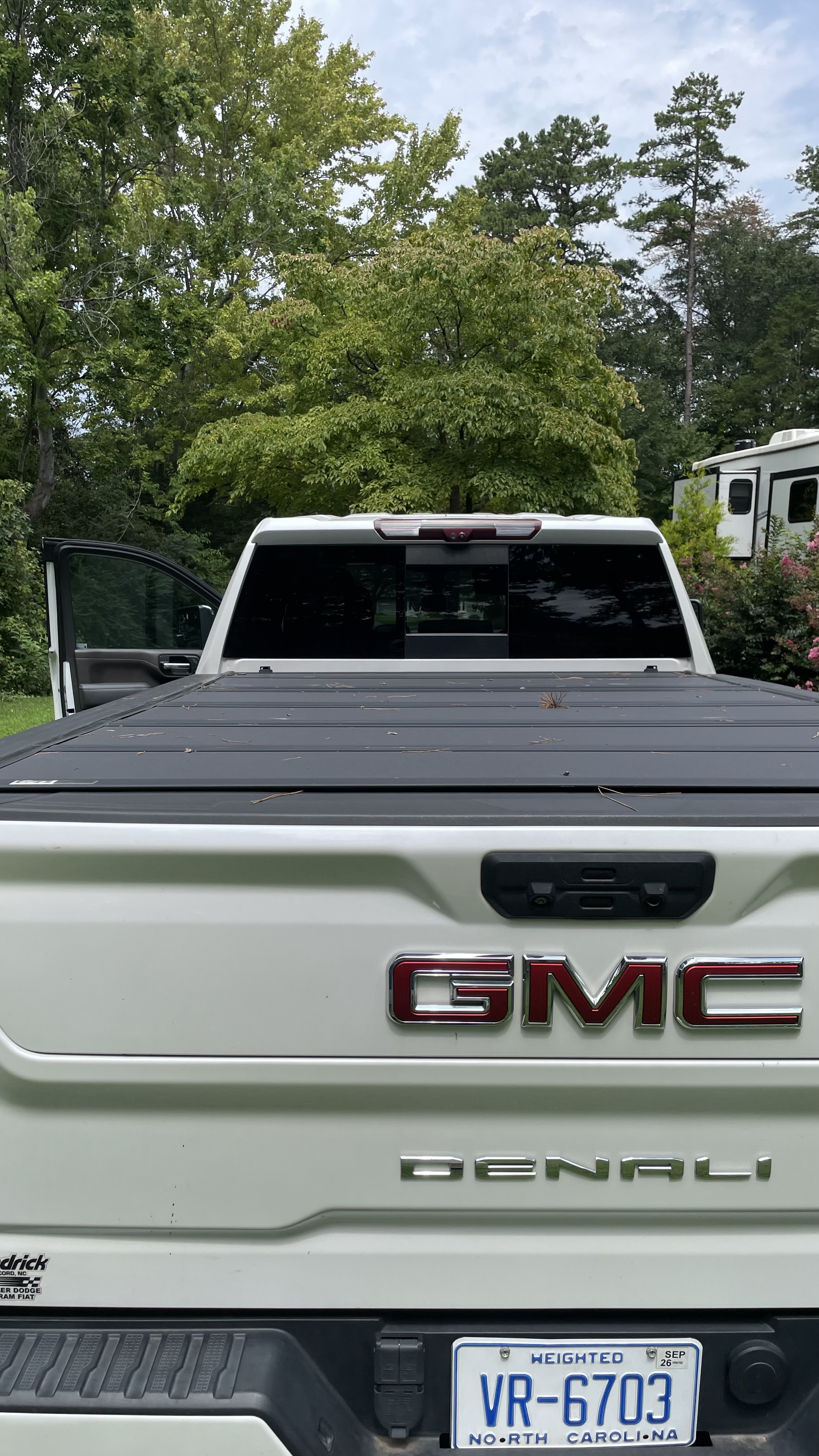 Used 2023 GMC Sierra 3500 Denali w/ Denali Ultimate Package AWD/4WD image 8