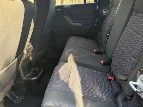 Used 2011 Jeep Wrangler Unlimited Sport image 11