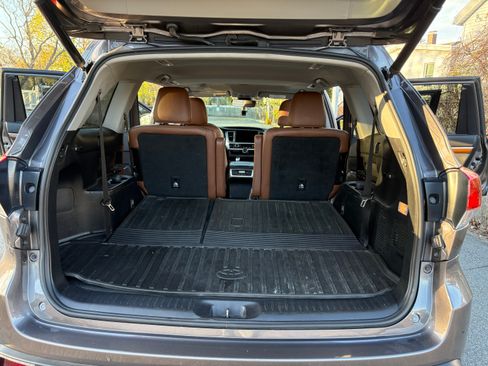 Used 2019 Toyota Highlander Limited AWD/4WD image 11