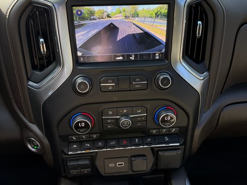 Used 2021 Chevrolet Silverado 1500 LTZ w/ LTZ Premium Package AWD/4WD image 20