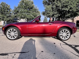 Used 2008 MAZDA MX-5 Miata Grand Touring w/ Interior Trim Pkg RWD image 2