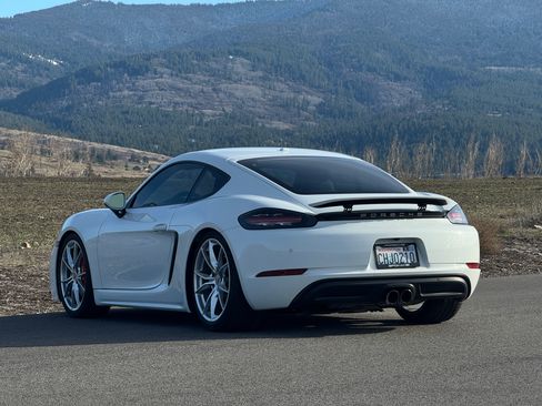 Used 2018 Porsche 718 Cayman S image 30