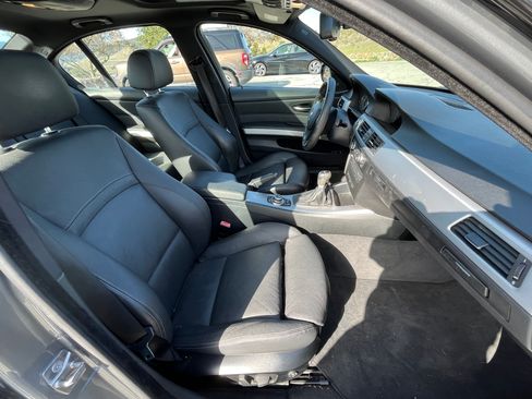 Used 2009 BMW 335i xDrive Sedan AWD/4WD image 10