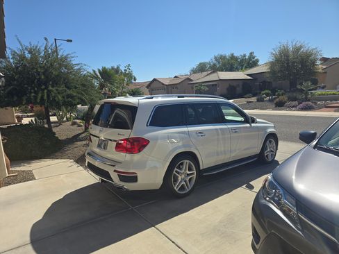Used 2014 Mercedes-Benz GL 550 4MATIC image 13