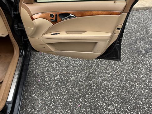 Used 2008 Mercedes-Benz E 350 4MATIC Sedan image 6