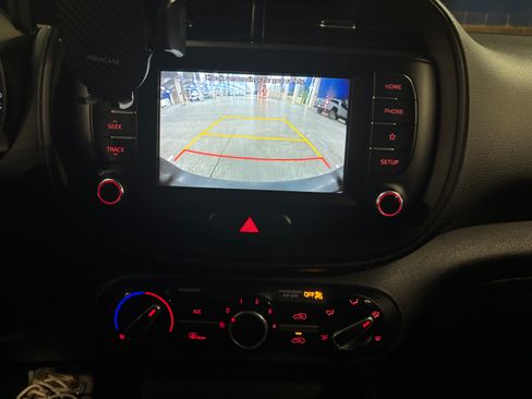 Used 2020 Kia Soul LX image 9