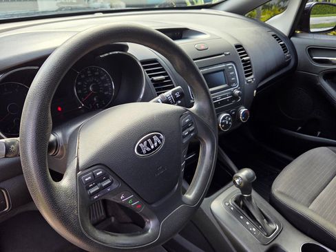 Used 2015 Kia Forte LX w/ Popular Package FWD image 2