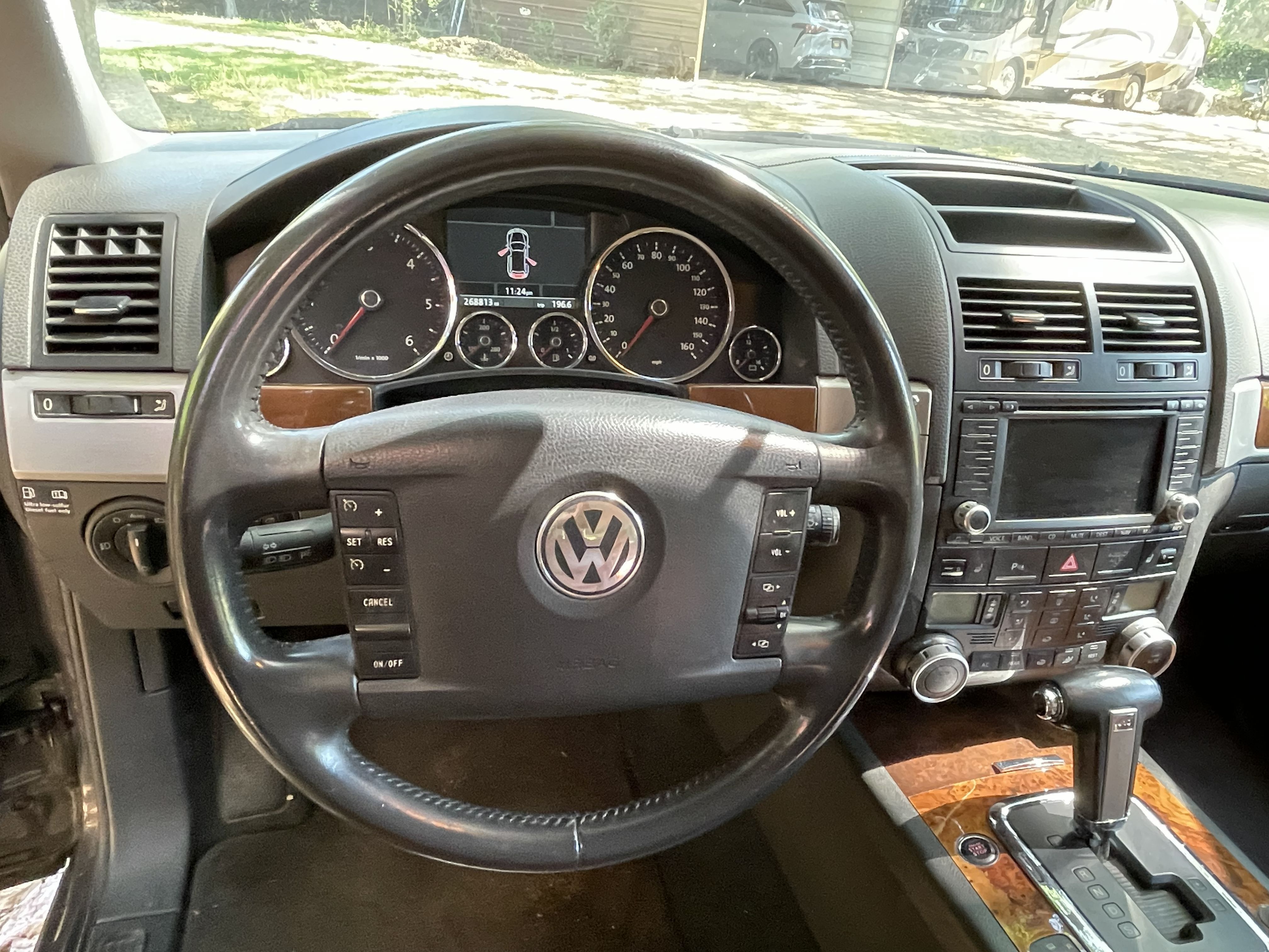 Used 2008 Volkswagen Touareg V10 TDI AWD/4WD image 12