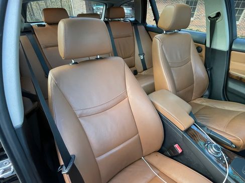 Used 2011 BMW 328i xDrive Wagon image 13