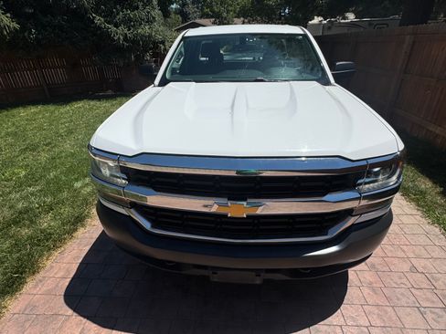 Used 2018 Chevrolet Silverado 1500 W/T w/ Trailering Package image 5