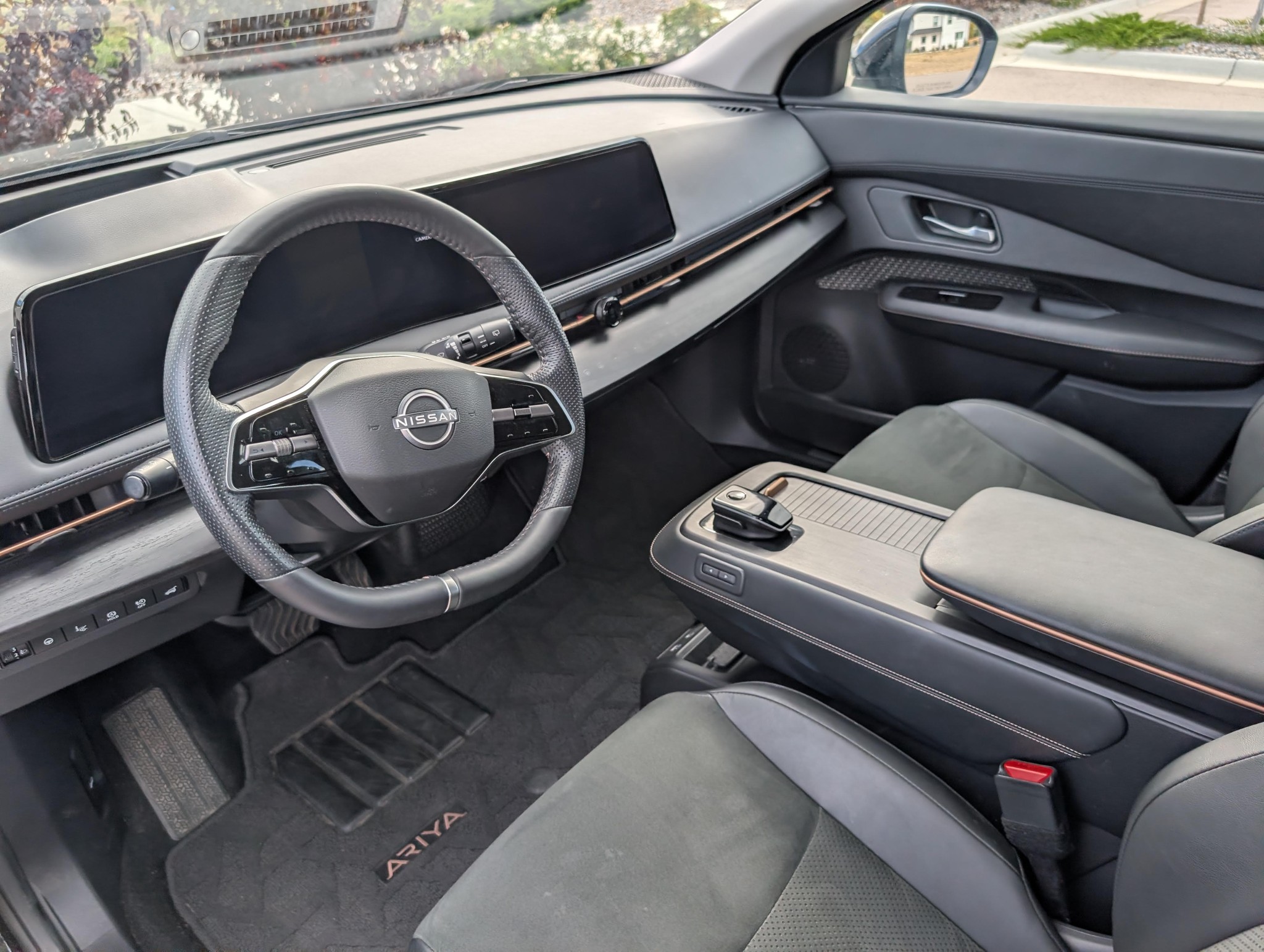 Used 2024 Nissan Ariya AWD image 5