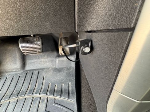 Used 2012 Ford F150 Platinum image 12