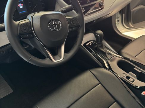 Used 2024 Toyota Corolla SE FWD image 12