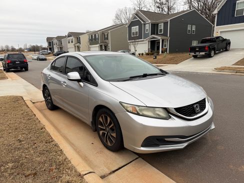 Used 2013 Honda Civic EX image 4