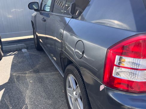 Used 2007 Jeep Compass Sport image 4