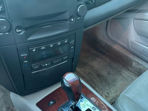 Used 2005 Cadillac SRX w/ Preferred Equipment Group AWD/4WD image 11