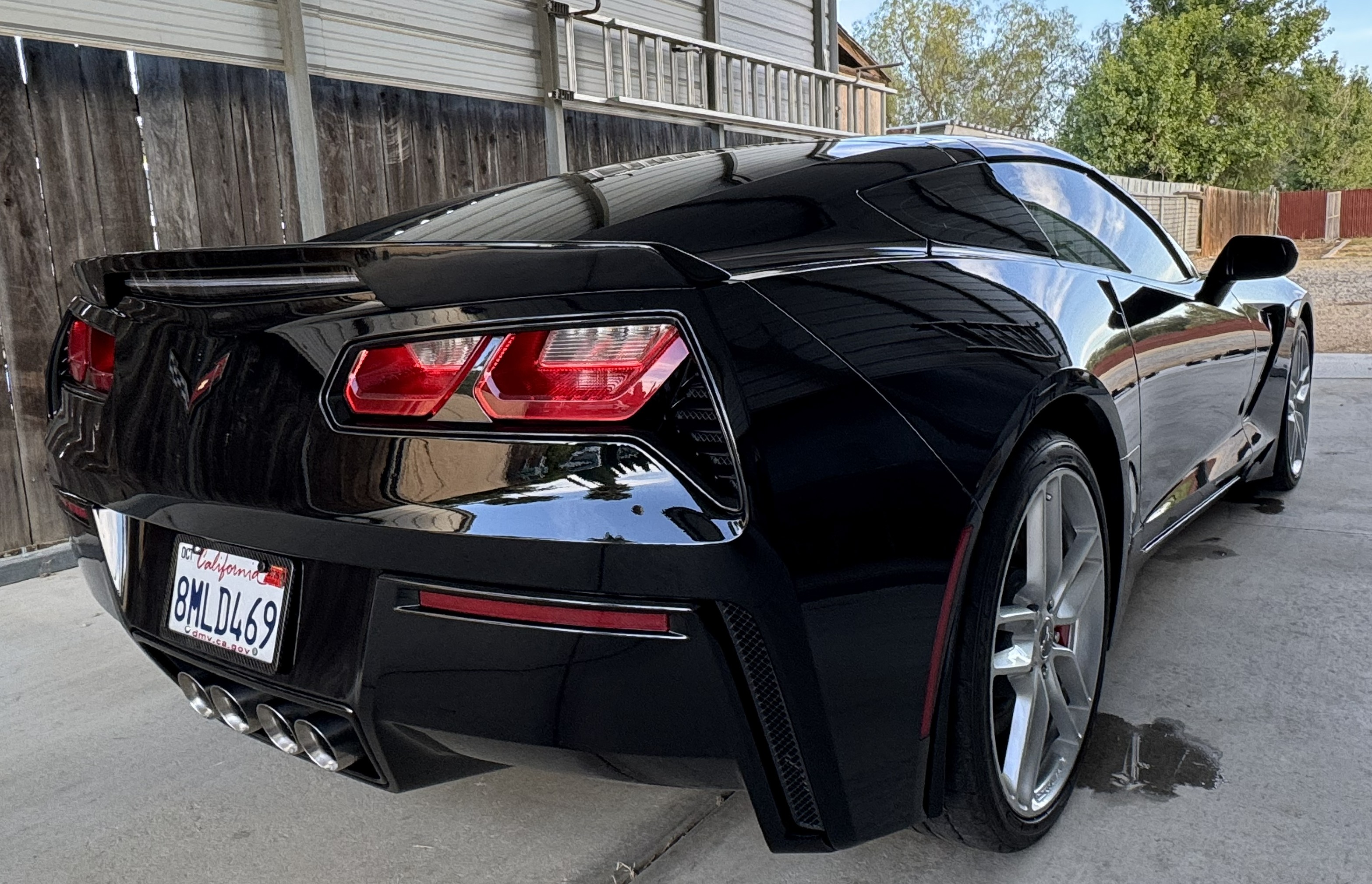 Used 2019 Chevrolet Corvette Stingray Coupe w/ Carbon Flash Badge Package RWD image 9