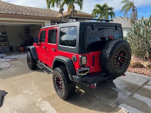 Used 2016 Jeep Wrangler Unlimited Rubicon image 10