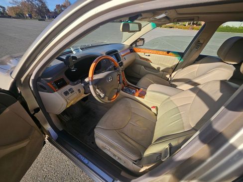 Used 2005 Lexus LS 430 image 24