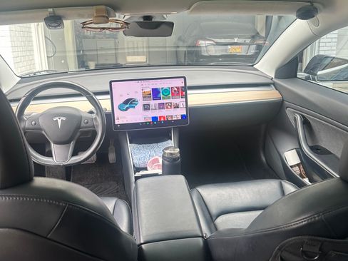 Used 2019 Tesla Model 3 Standard Range Plus image 6