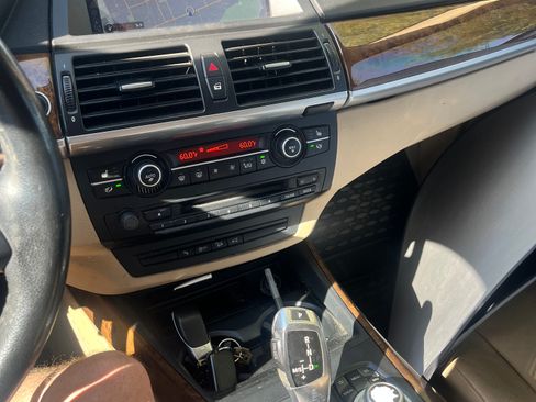 Used 2011 BMW X5 xDrive50i image 10