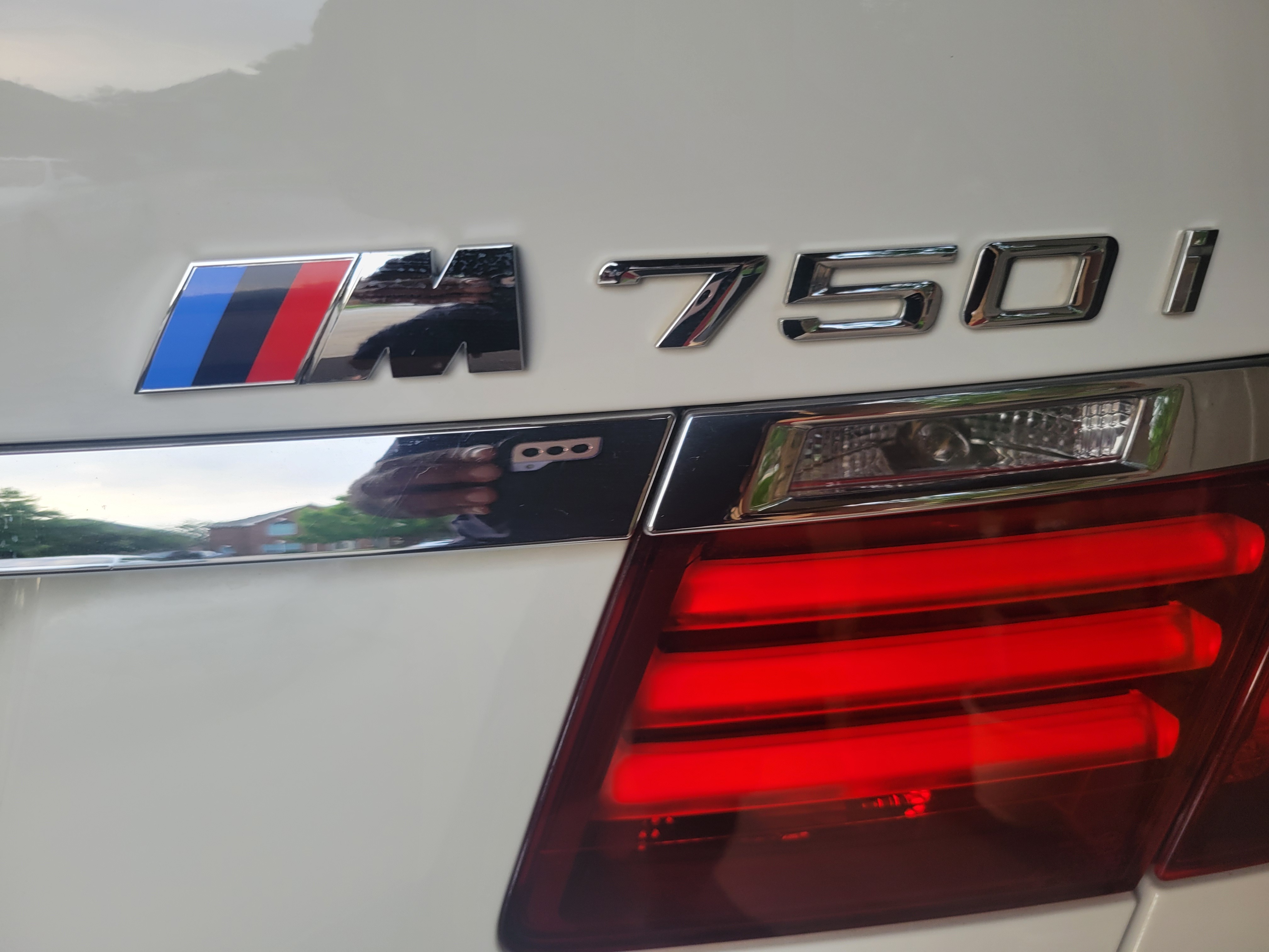 Used 2014 BMW 750i RWD image 8