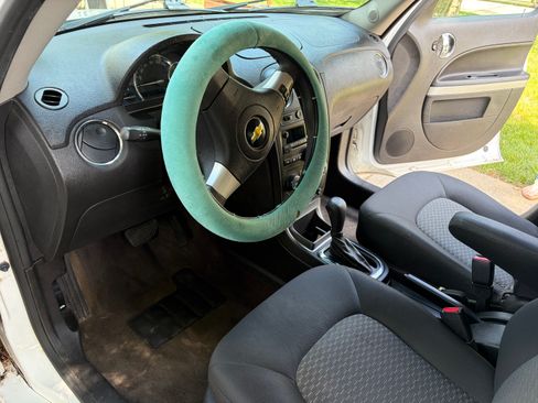 Used 2011 Chevrolet HHR LT FWD image 11