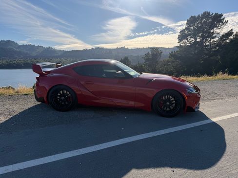 Used 2020 Toyota Supra Launch Edition w/ Driver Assist Package RWD image 2