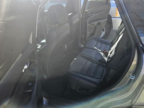Used 2016 Kia Sorento SX image 8