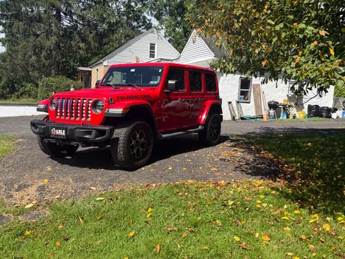 Used 2018 Jeep Wrangler Unlimited Rubicon AWD/4WD image 17
