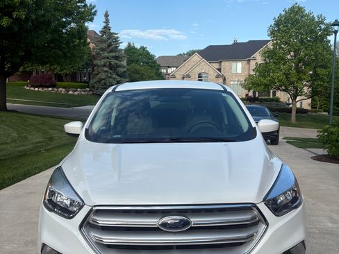 Used 2019 Ford Escape SE AWD/4WD image 2