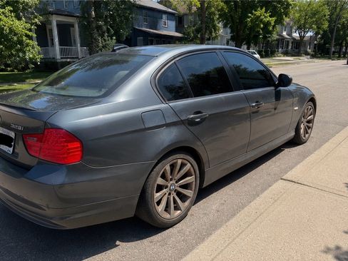 Used 2011 BMW 328i xDrive Sedan w/ Premium Pkg 2 AWD/4WD image 4