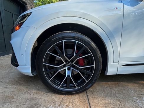 Used 2021 Audi Q8 Premium Plus AWD/4WD image 28