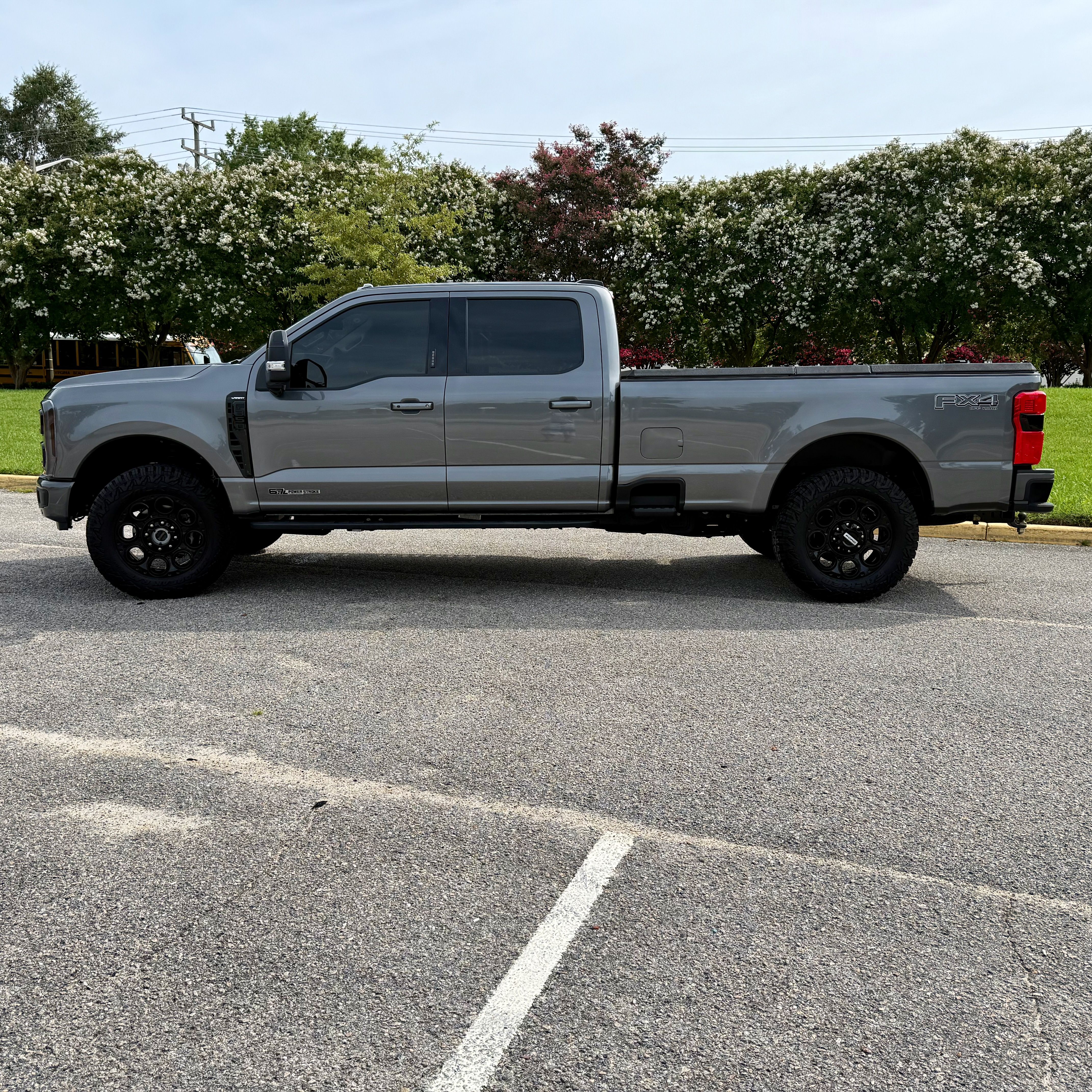 Used 2024 Ford F350 Lariat w/ Lariat Ultimate Package AWD/4WD image 6