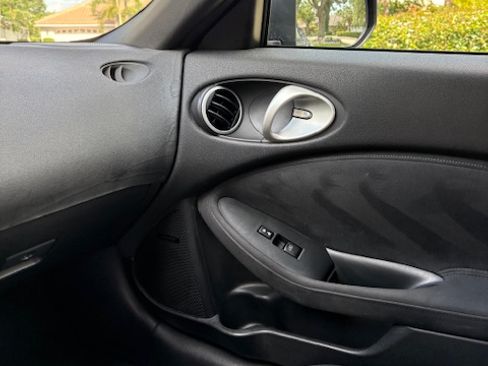 Used 2012 Nissan 370Z Touring image 8