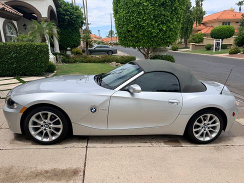 Used 2008 BMW Z4 3.0i RWD image 2